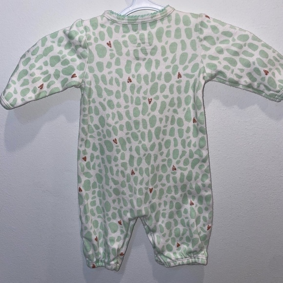 3/$15 Carter’s Green and White Cheetah Print with Hearts Baby Onesie - Picture 4 of 4